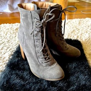 Block heel lace up booties 8.5